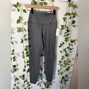 NWT Gilly Hicks Recharge Leggings